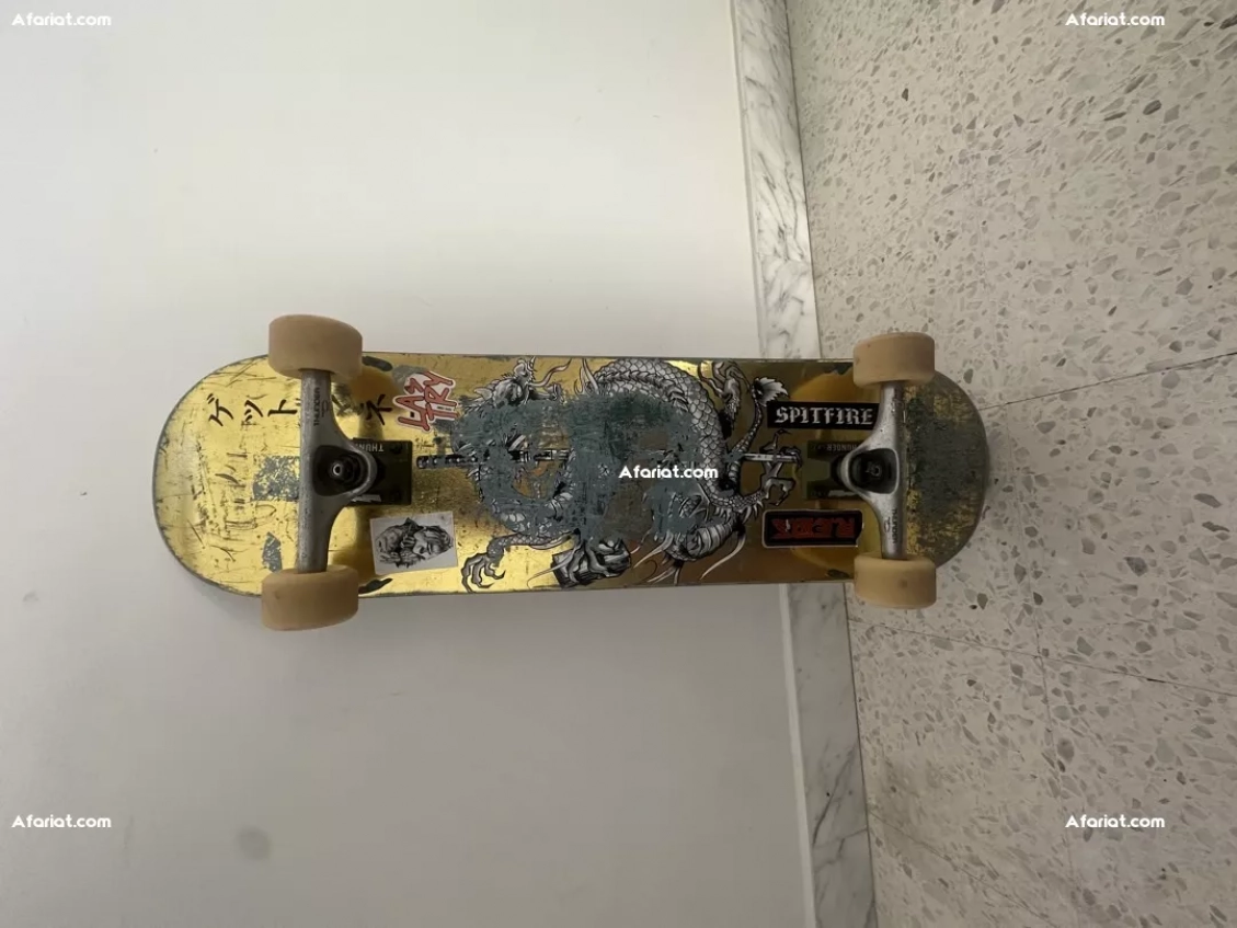 SkateBoard planche DGK trucks Thunder wheels F4