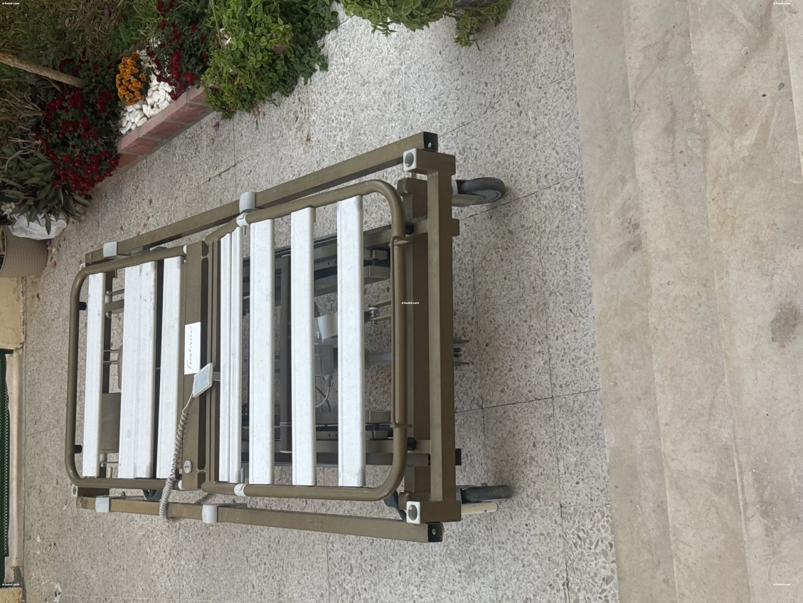 Lit médicalisé électrique