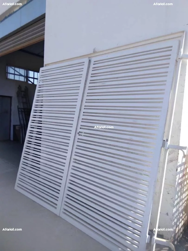 A vendre Porte Métallique