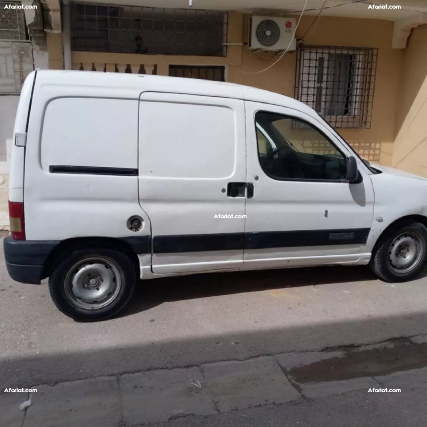 voiture commerciale Citroën berlingo moteur 1.9normal ,