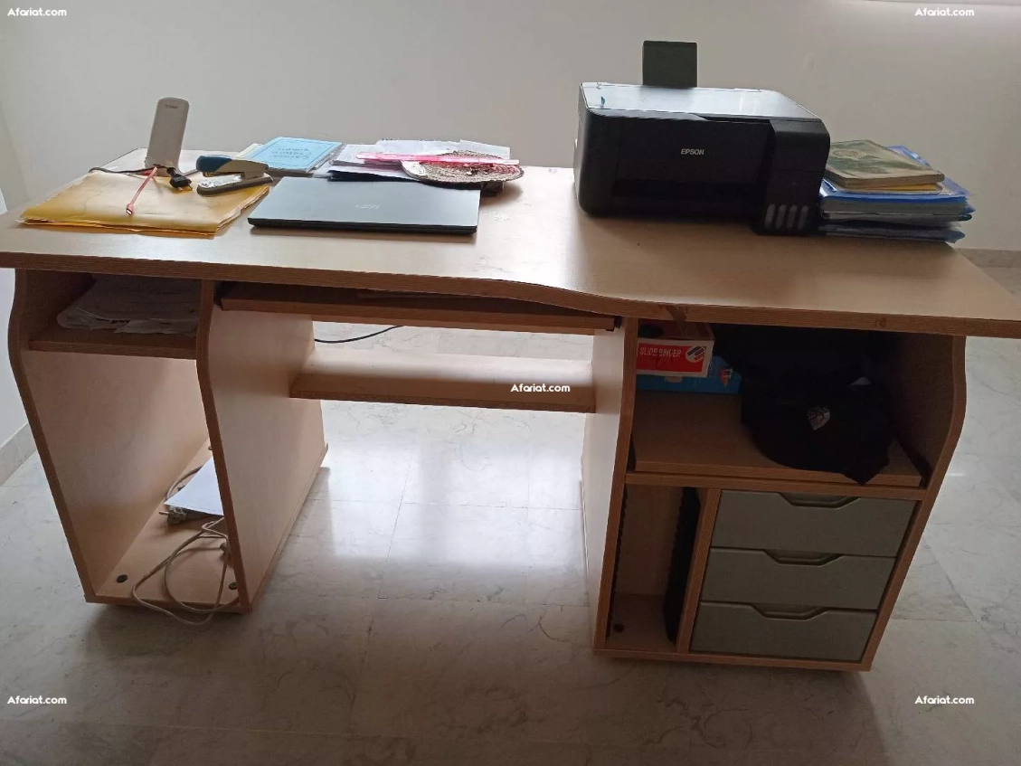 bureau en bon état