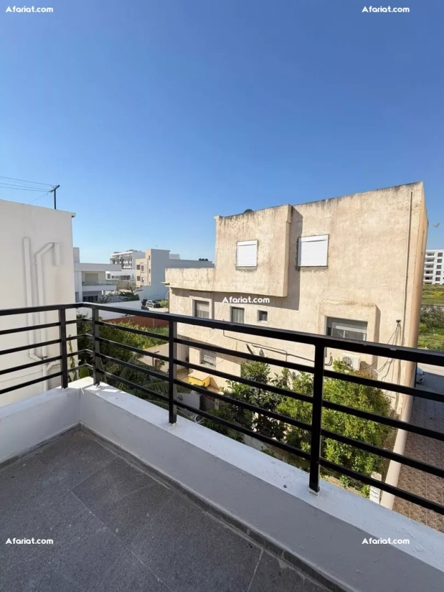 * Étage S+3 À louer Ain zaghouan sud - côté Le Triplex