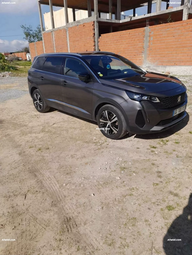 Voiture à vendre – Peugeot 5008 – Excellent état