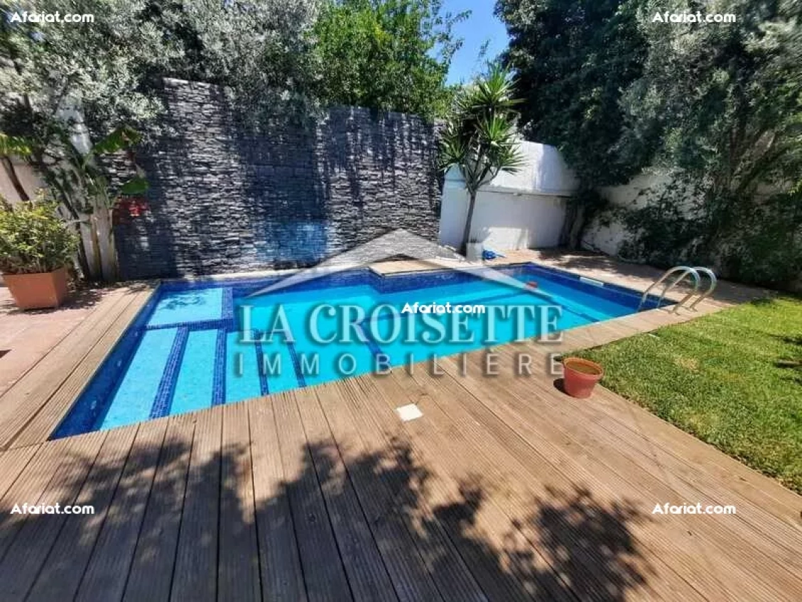 Villa S+3 avec piscine à la Soukra MVL0021