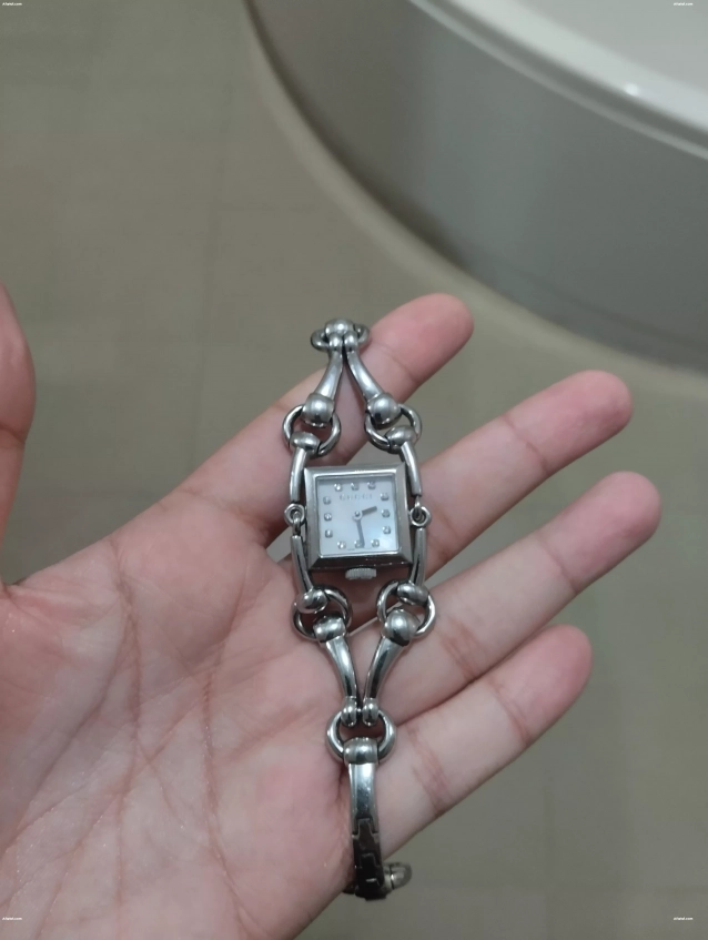 Gucci diamond watch