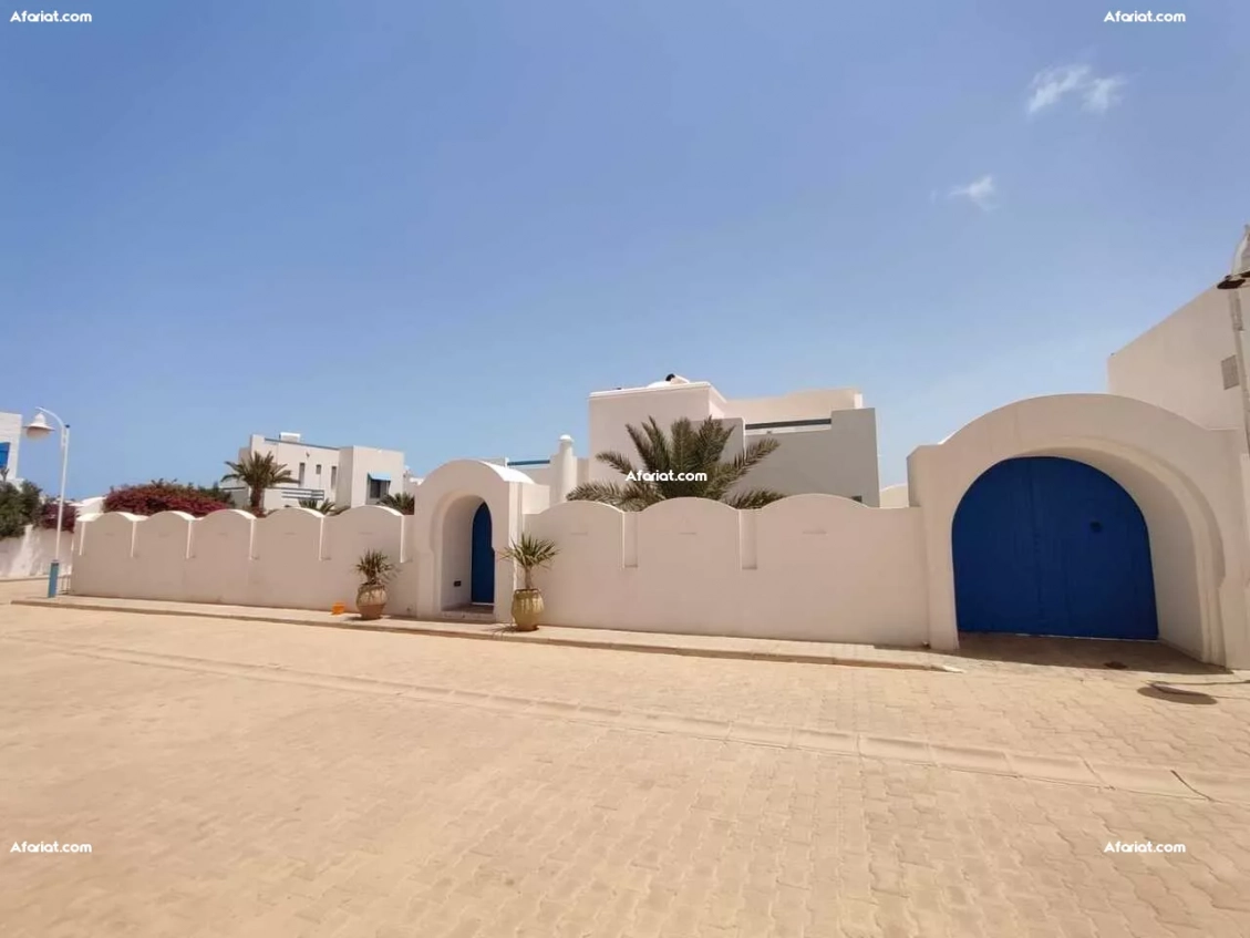 Une Villa avec piscine à vendre à Djerba