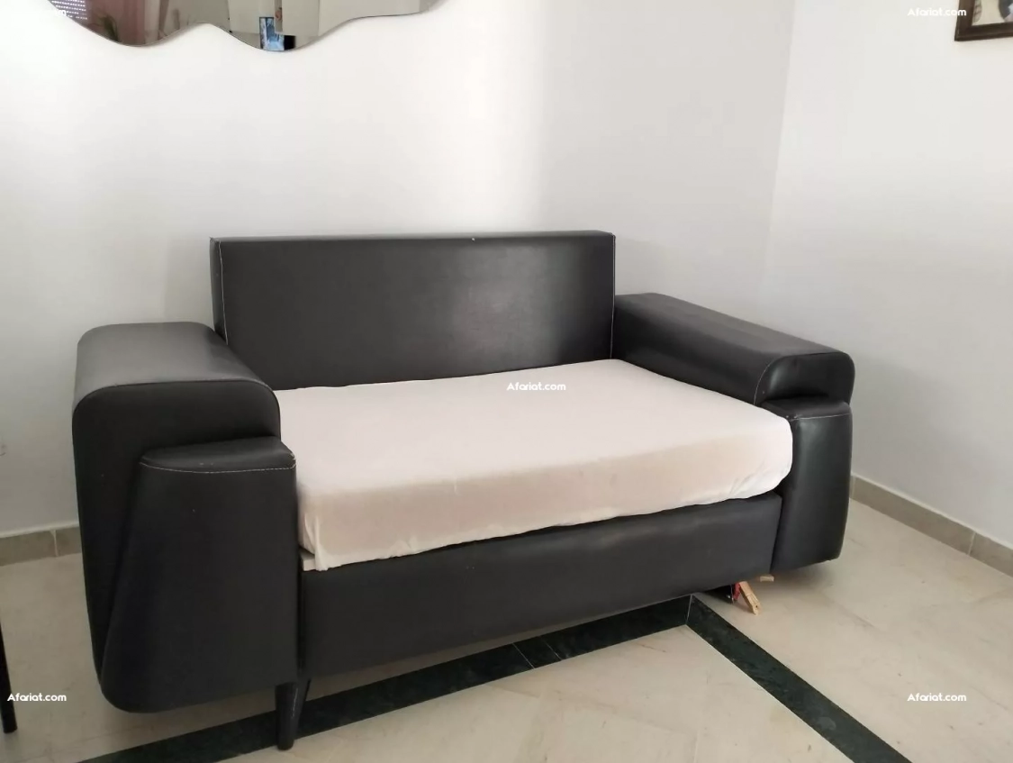 a vendre : Canapé en similicuir noir