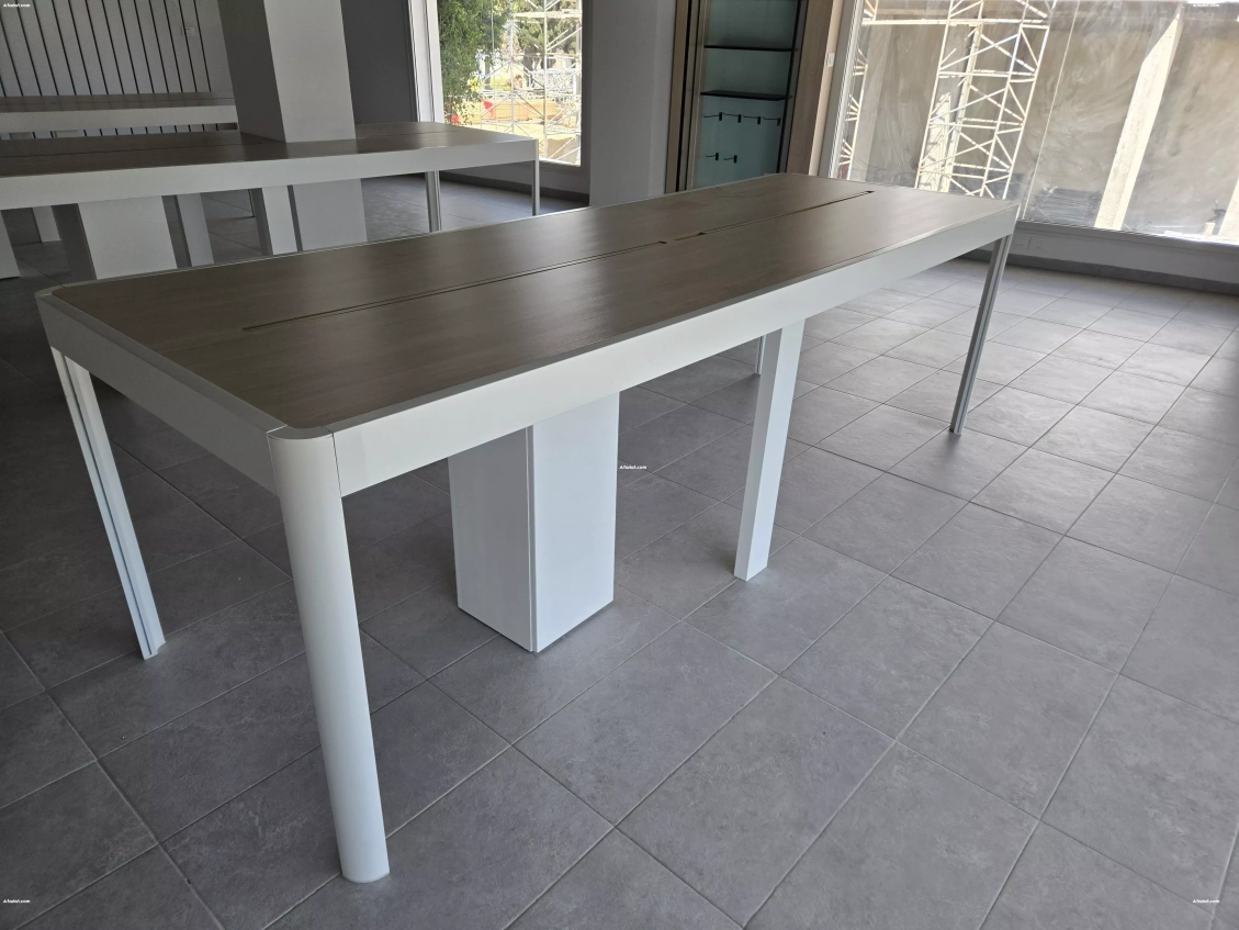 Tables d'exposition MDF Neuves