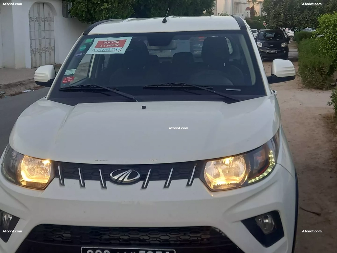 à vendre Mahindra Kuv 100 1ère K8