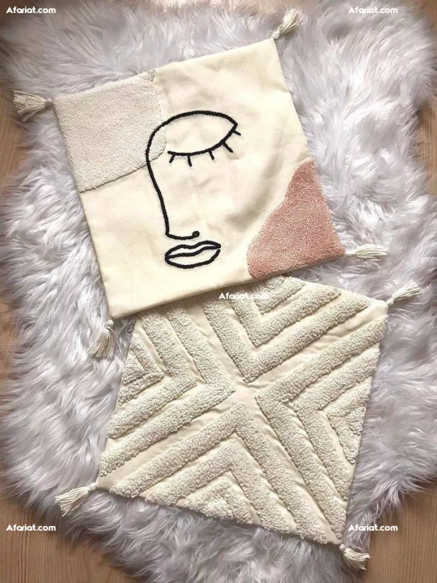 housse de coussin broder à la main en relief