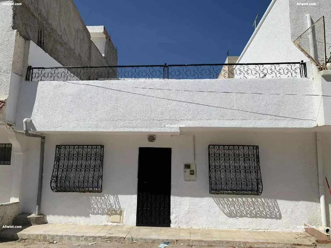 À Louer – Maison S+3 avec grande terrasse à wardia 6, tunis