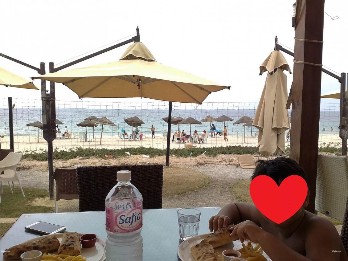 Bel appartement au bord de la mer vue piscine