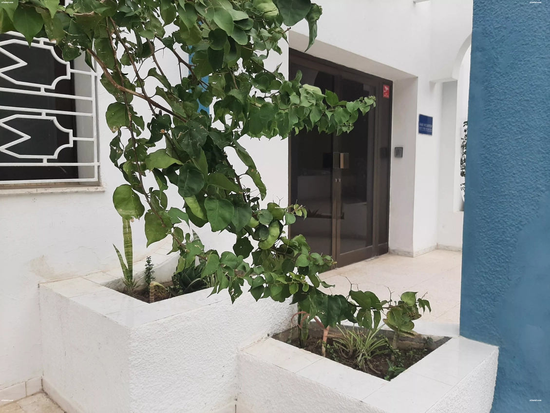 Appartement S+3, usage bureau, au Centre urbain Nord