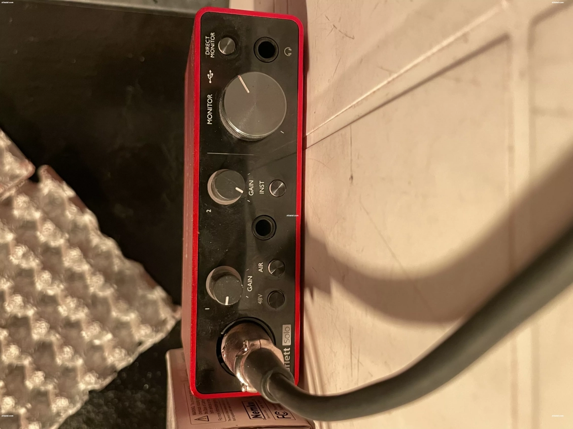 Rode NT1 + Sheild + Scarlett3 Solo + AKG